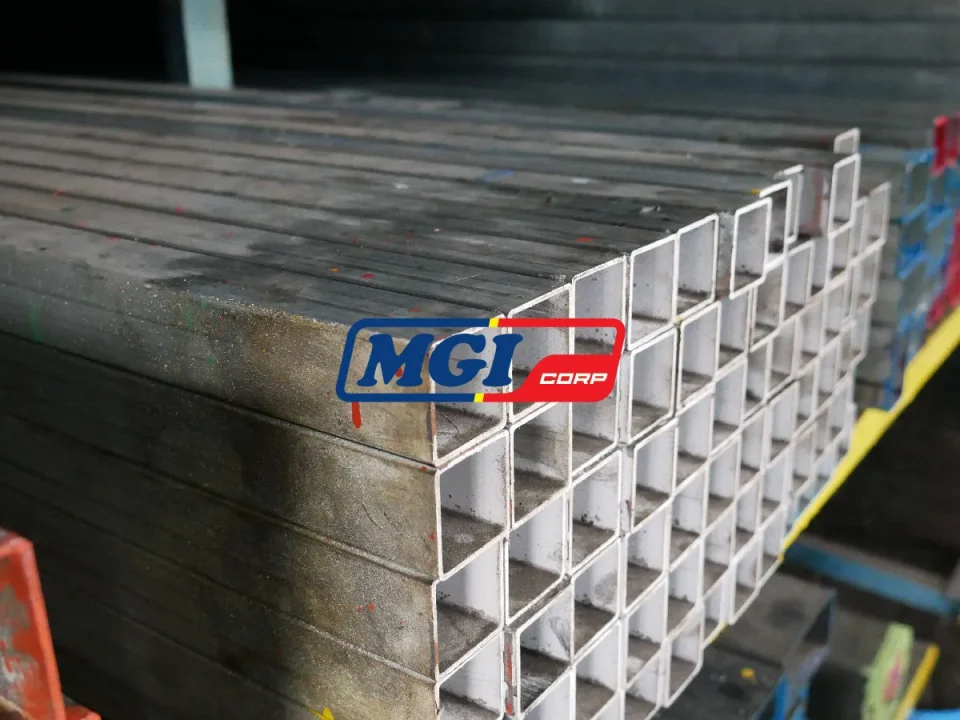 Mega Baja Adalah Distributor Besi dan Baja, Menyediakan Berbagai macam jenis dan ukuran Besi dan Baja. Konsultasikan kebutuhan Kontruks Bangunan anda kepada kami Mega Baja.